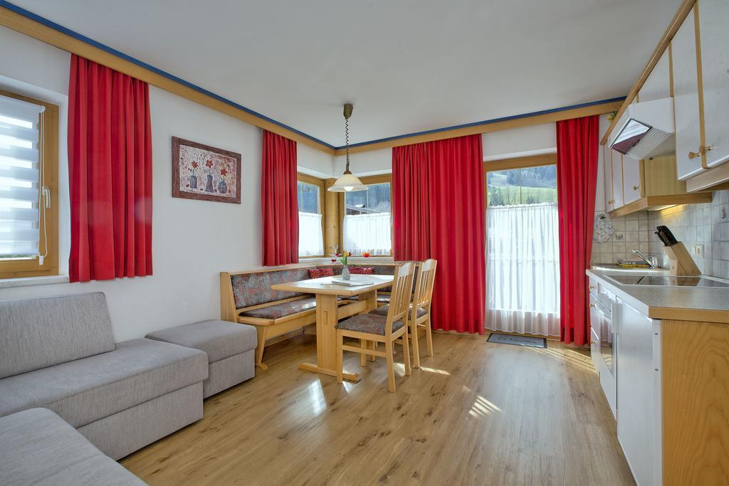 Apartment Ferienwohnung Bacher Криммл Номер фото